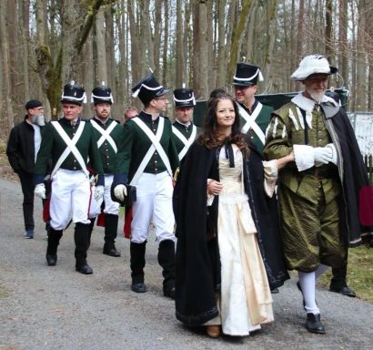 Das Herzogspaar wird in der Jägersruh empfangen.