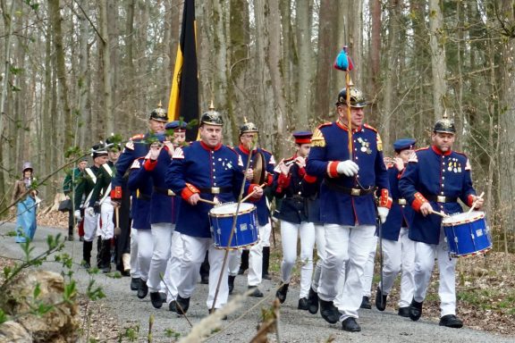 Der Eisfelder Spielmannszug rückt in die Jägersruh ein.