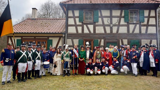 Zahlreiche Vereine aus Thüringen vor der Jägersruhj.