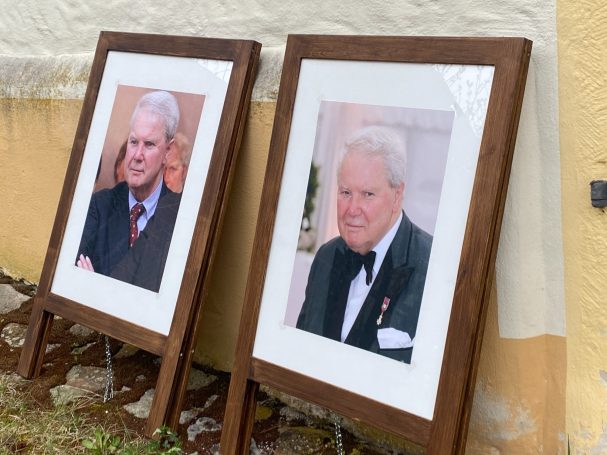 Bildnisse von seiner Hoheit Prinz Andreas.